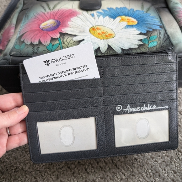 Anuschka 4 piece set floral hand painted bags - Picture 8 of 14